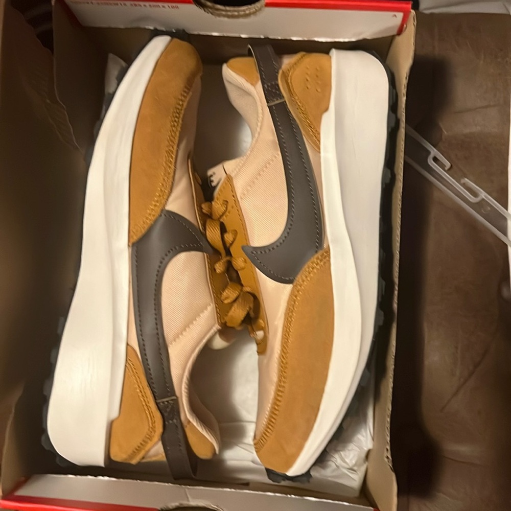 Nike waffle debut